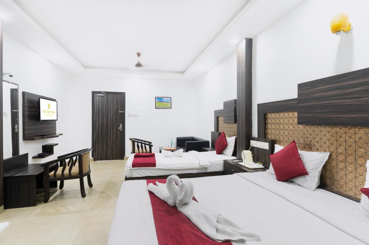 Hotel Kochi Crown Buitenkant foto