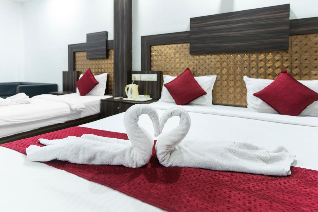 Hotel Kochi Crown Buitenkant foto