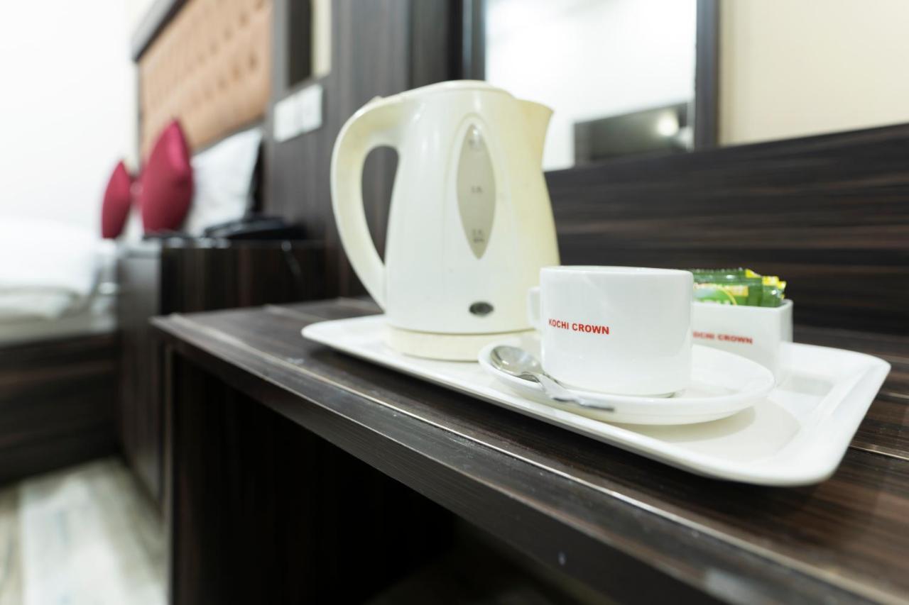 Hotel Kochi Crown Buitenkant foto