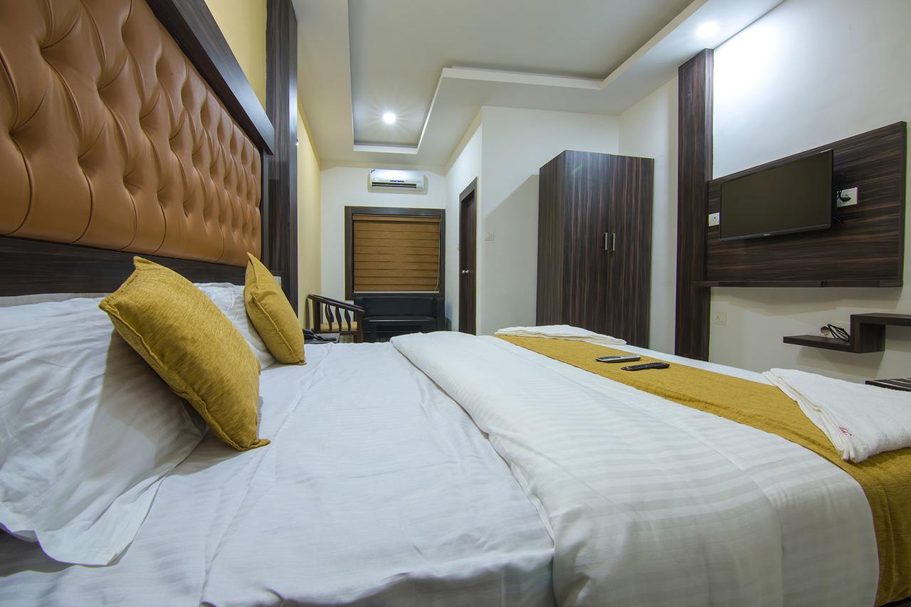 Hotel Kochi Crown Buitenkant foto