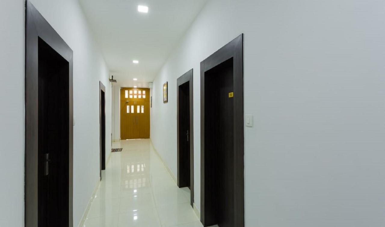 Hotel Kochi Crown Buitenkant foto