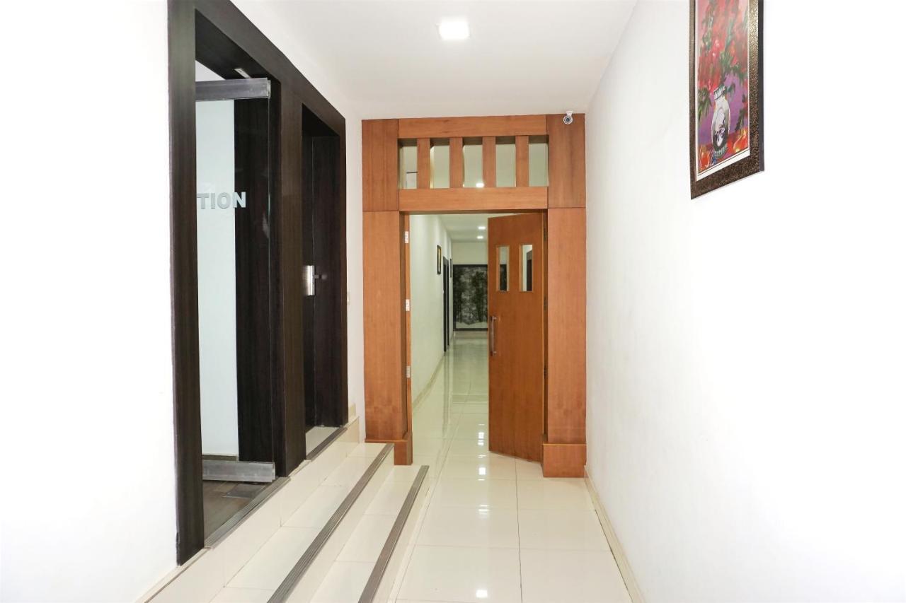 Hotel Kochi Crown Buitenkant foto
