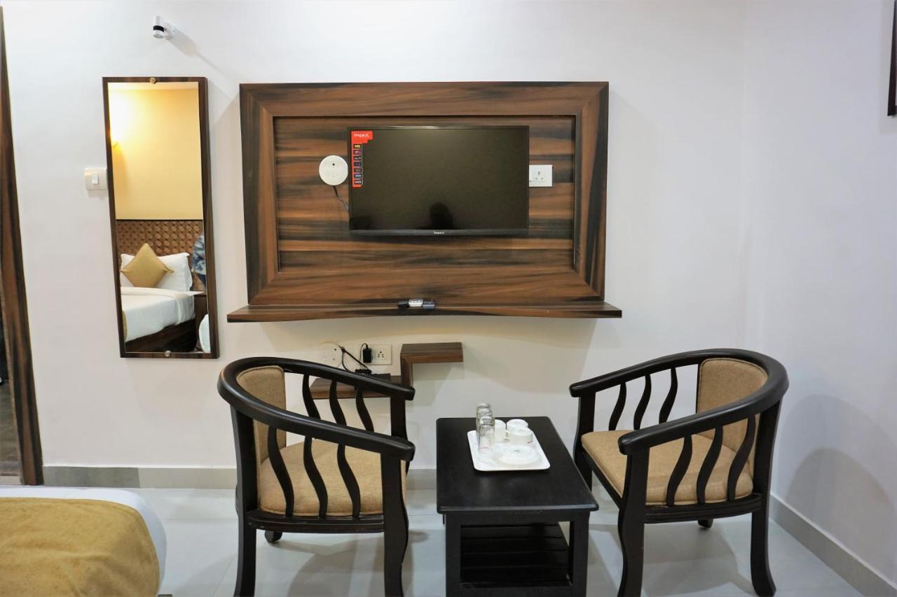 Hotel Kochi Crown Buitenkant foto
