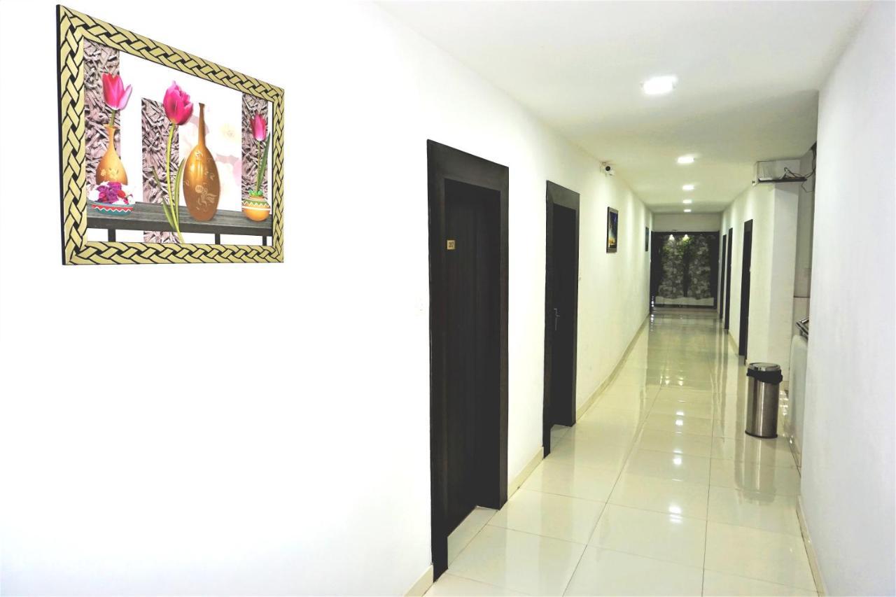 Hotel Kochi Crown Buitenkant foto